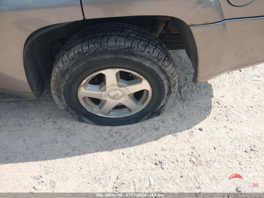 1GNDT13S452113660 2005 CHEVROLET TRAILBLAZER photo no. 6
