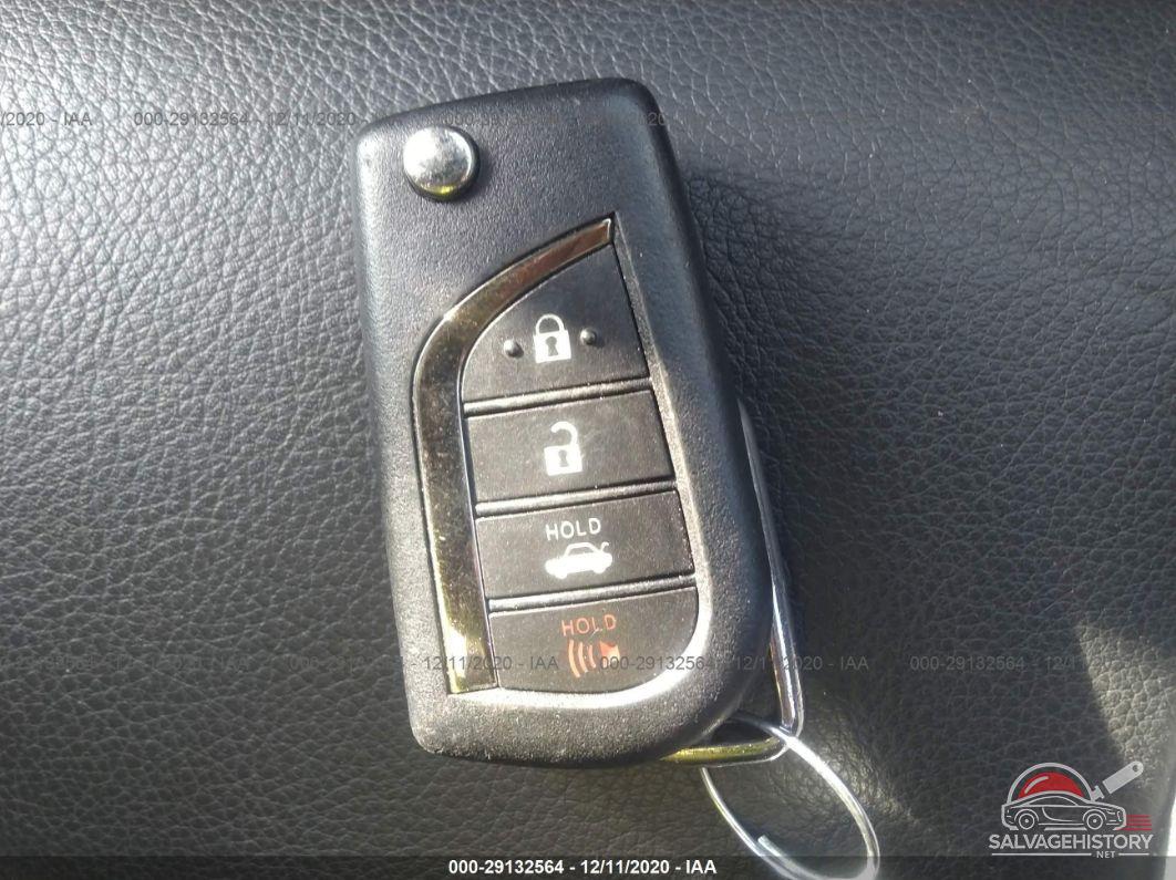 4T1B11HK8JU008029 2018 TOYOTA CAMRY photo no. 11