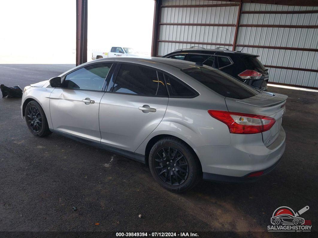 1FAHP3F29CL109879 2012 FORD FOCUS photo no. 3