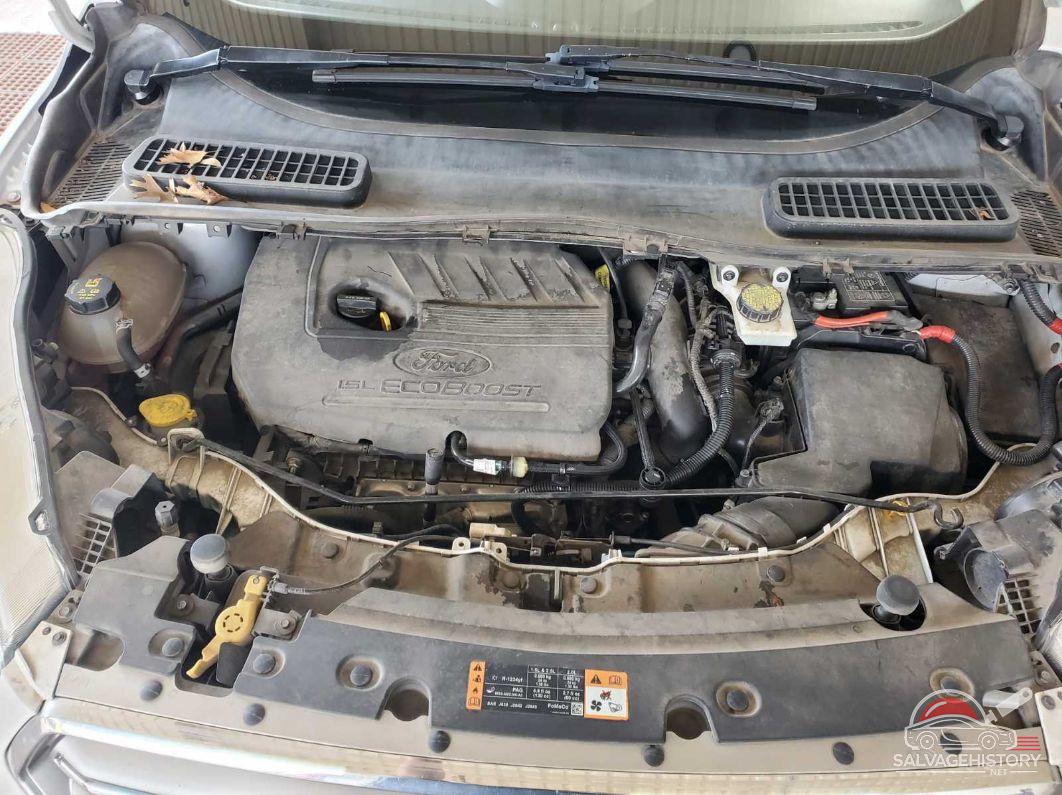 1FMCU0GD0HUE76808 2017 FORD ESCAPE photo no. 6
