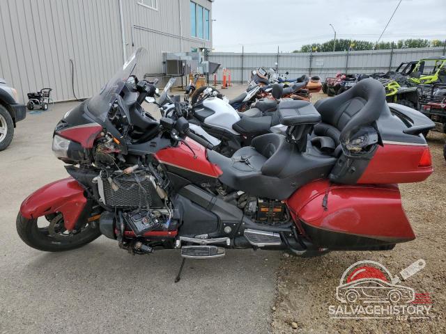JH2SC68X2FK100027 2015 HONDA GL CYCLE photo no. 3