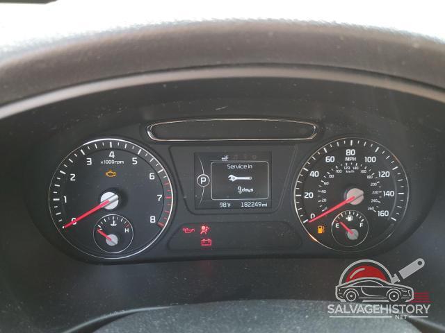 5XYPG4A39HG200438 2017 KIA SORENTO photo no. 9