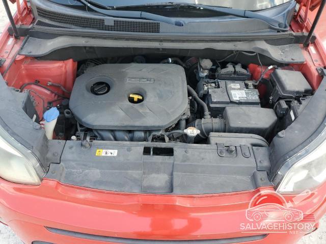 KNDJP3A55J7510221 2018 KIA SOUL photo no. 11