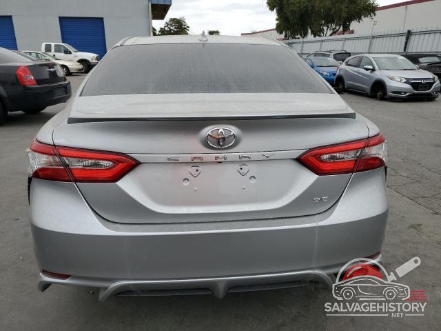4T1B11HK9JU642563 2018 TOYOTA CAMRY photo no. 6