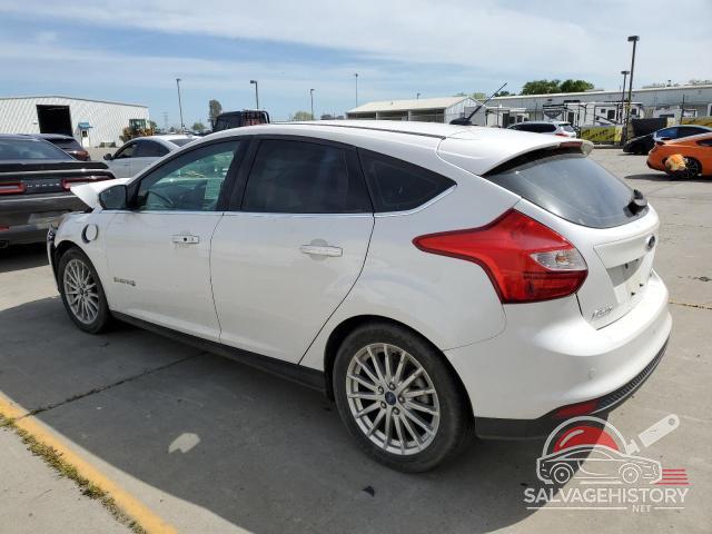 1FADP3R47DL353527 2013 FORD FOCUS photo no. 2