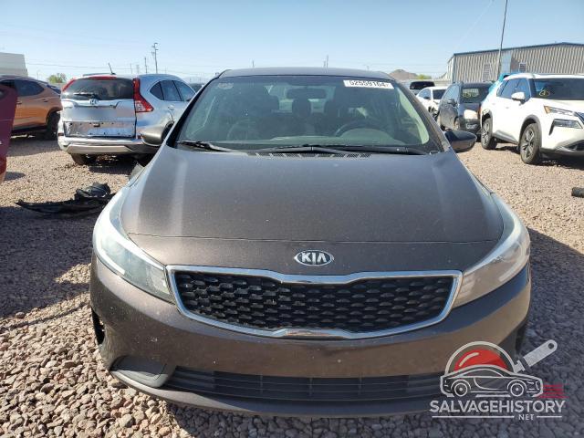 3KPFK4A7XHE035042 2017 KIA FORTE photo no. 5