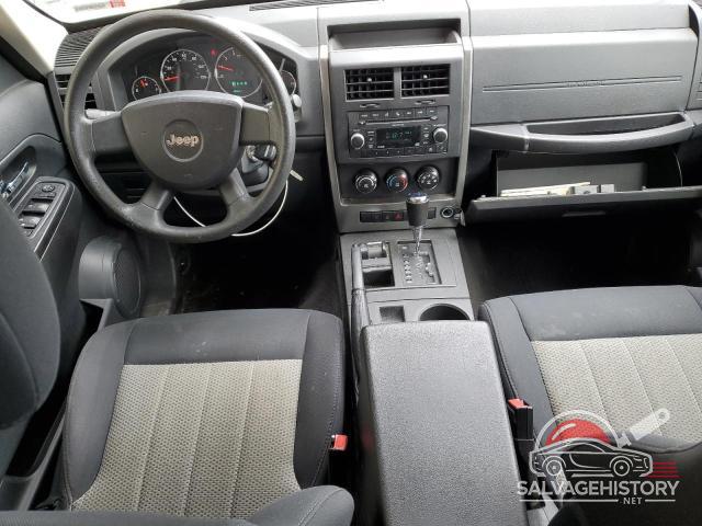 1J4PN2GK5AW111686 2010 JEEP LIBERTY photo no. 8