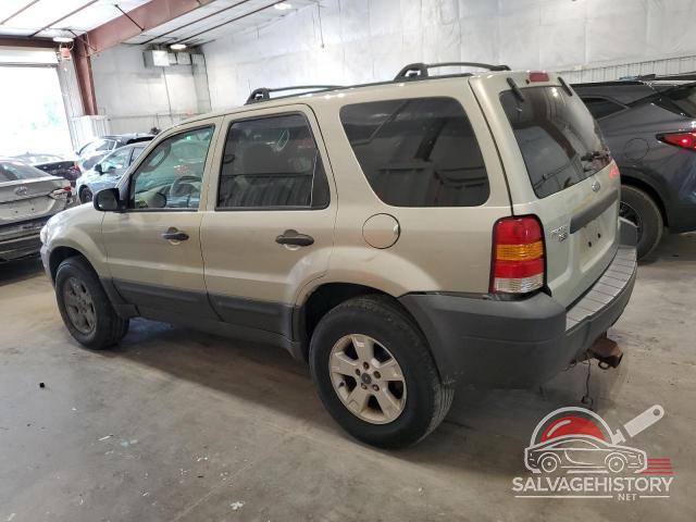 1FMYU93105DA22351 2005 FORD ESCAPE photo no. 2