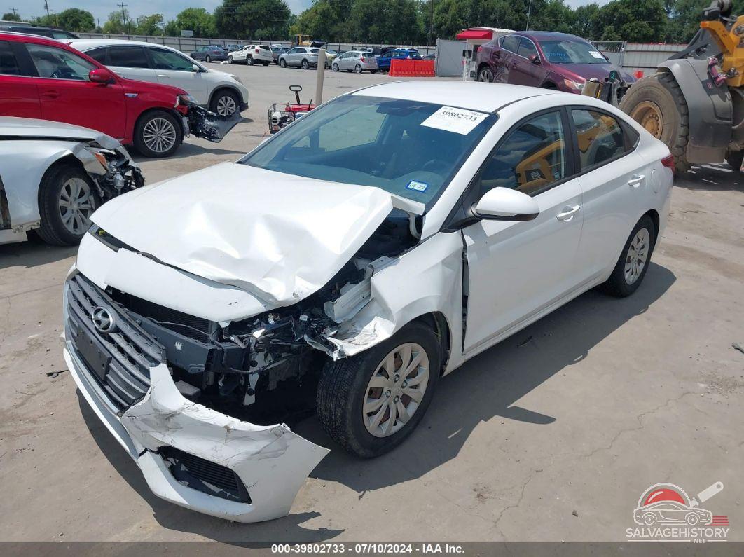 3KPC24A3XJE020885 2018 HYUNDAI ACCENT photo no. 2