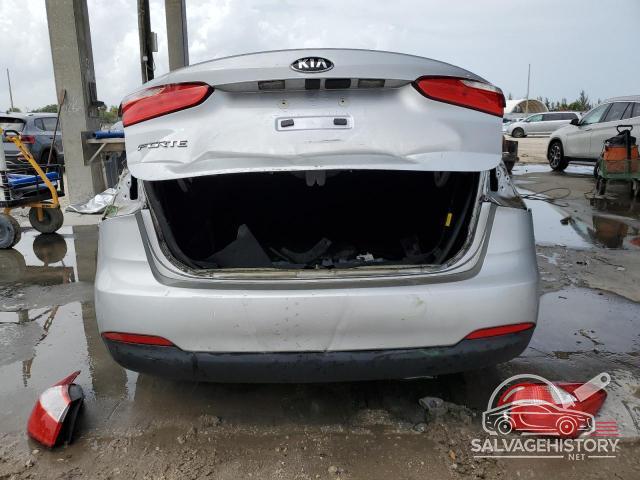 KNAFK4A62G5601063 2016 KIA FORTE photo no. 6