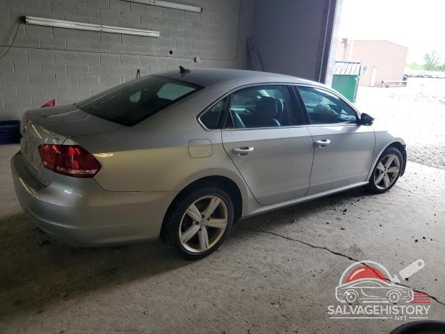 1VWBP7A33DC096276 2013 VOLKSWAGEN PASSAT photo no. 3