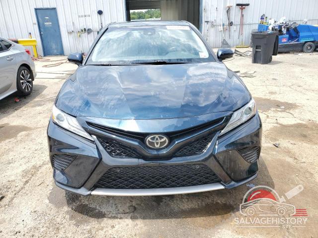 4T1B61HKXJU632349 2018 TOYOTA CAMRY photo no. 5