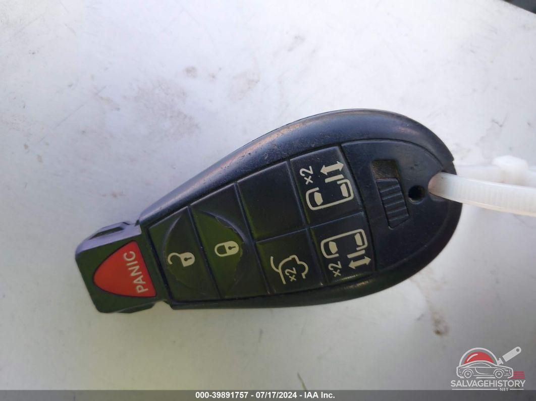 2V4RW3D1XAR295826 2010 VOLKSWAGEN ROUTAN photo no. 11