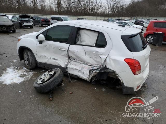 3GNCJKSB8JL196852 2018 CHEVROLET TRAX photo no. 2