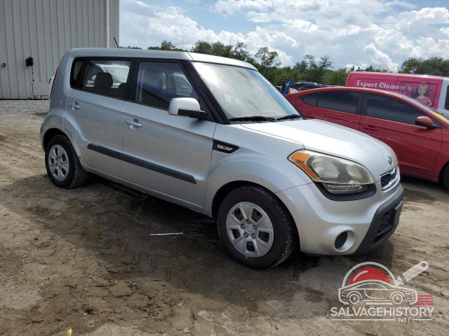 KNDJT2A50C7390384 2012 KIA SOUL photo no. 4