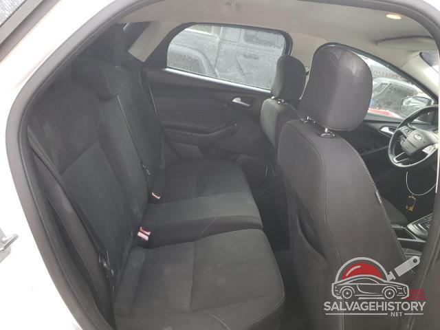 1FADP3K2XFL202371 2015 FORD FOCUS photo no. 10