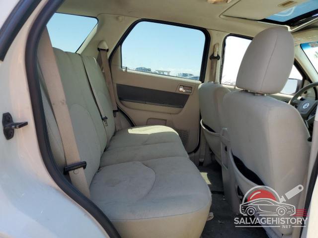 4M2CN8BG3AKJ28031 2010 MERCURY MARINER photo no. 10