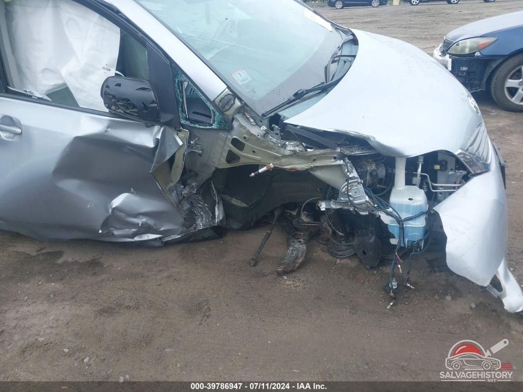 5TDDK3DC8ES078676 2014 TOYOTA SIENNA photo no. 6