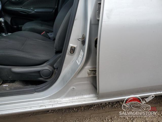 3N1CN7AP3FL814084 2015 NISSAN VERSA photo no. 12