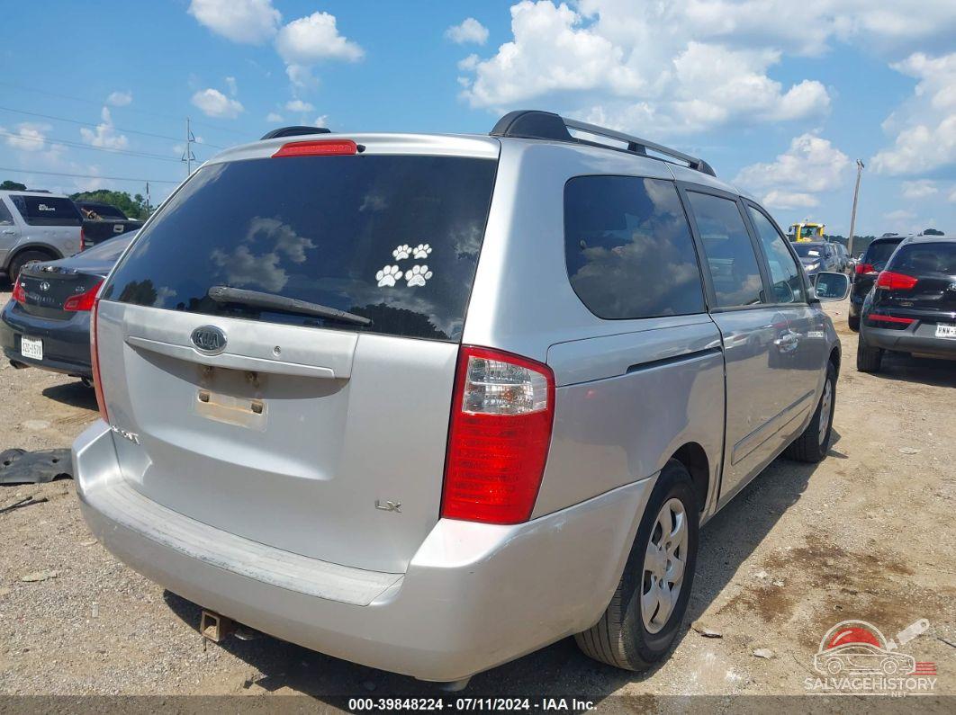 KNDMB233386229522 2008 KIA SEDONA photo no. 4