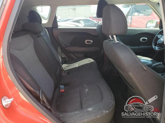 KNDJP3A55J7510221 2018 KIA SOUL photo no. 10