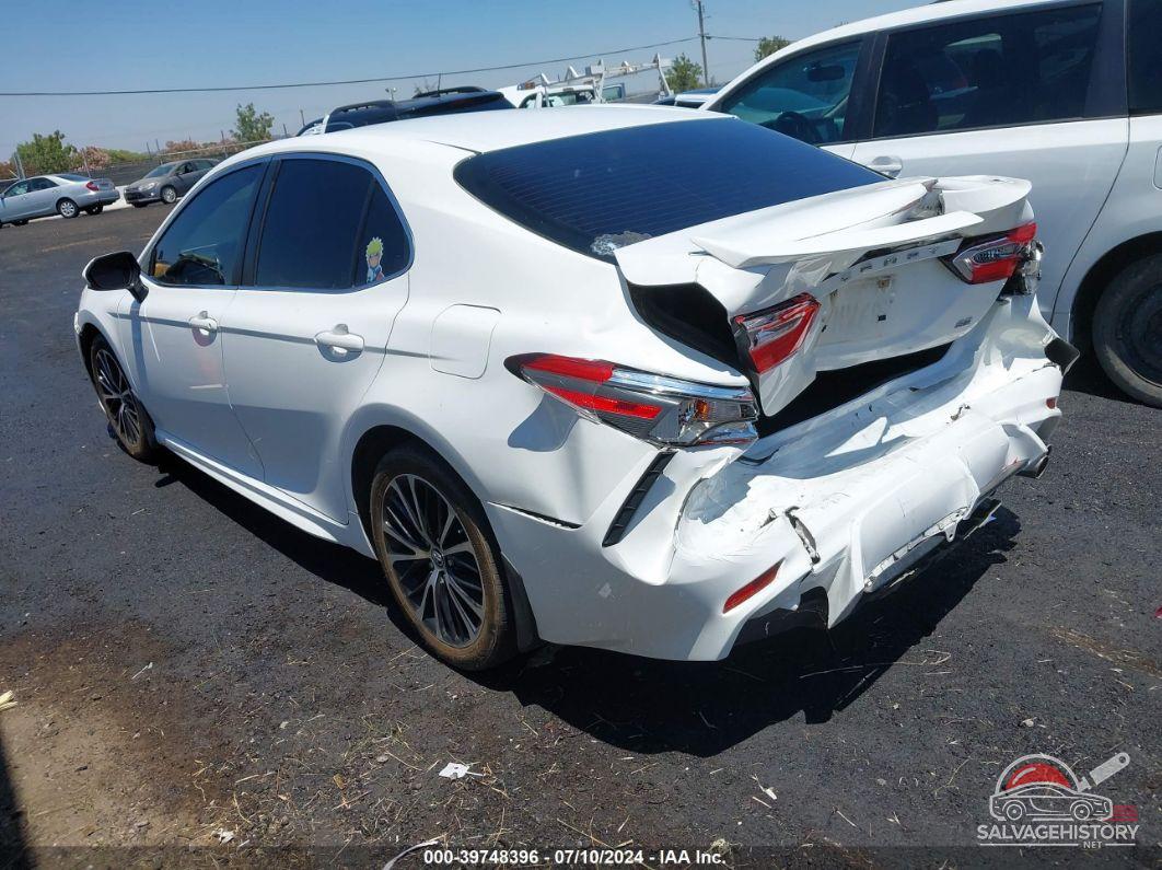 JTNB11HK0J3009813 2018 TOYOTA CAMRY photo no. 3