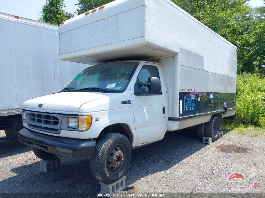 1FDWE35L4YHC03577 2000 FORD E-350 CUTAWAY photo no. 2