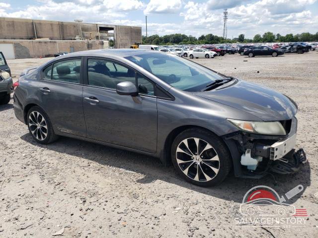 2HGFB6E55DH702975 2013 HONDA CIVIC photo no. 4