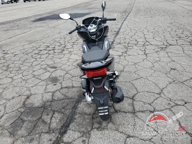 RLHKF1805FY001334 2015 HONDA PCX photo no. 4