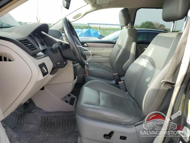 2V4RW3DG5BR767131 2011 VOLKSWAGEN ROUTAN photo no. 7