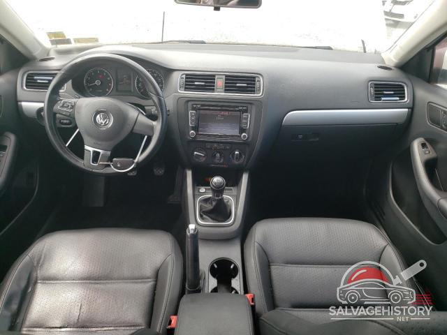 3VWB17AJ4EM368088 2014 VOLKSWAGEN JETTA photo no. 8
