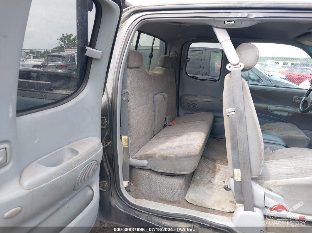 5TBBN4414YS019446 2000 TOYOTA TUNDRA photo no. 8