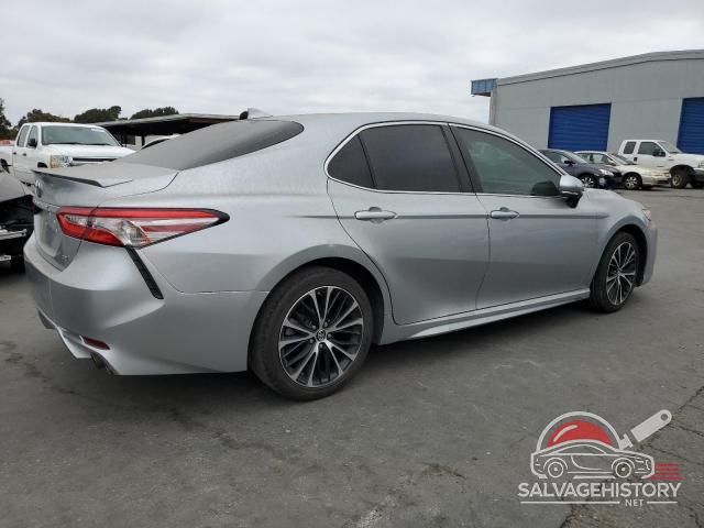 4T1B11HK9JU642563 2018 TOYOTA CAMRY photo no. 3