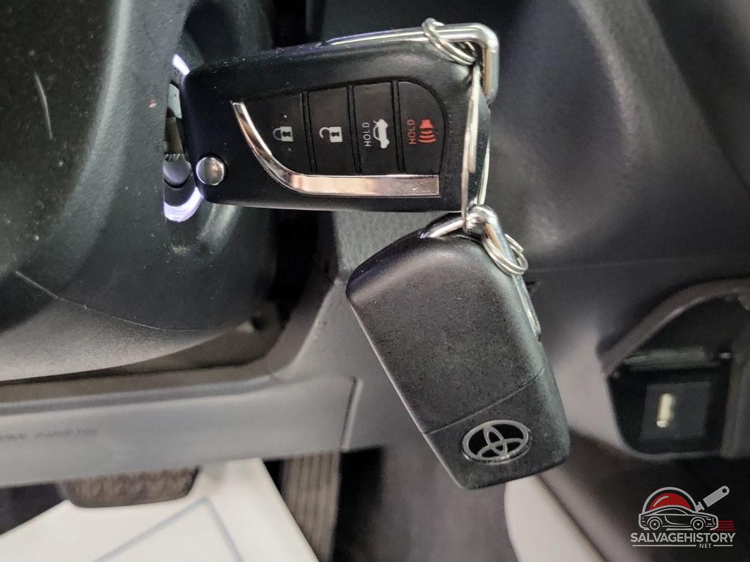 4T1G11AK5MU569647 2021 TOYOTA CAMRY photo no. 9