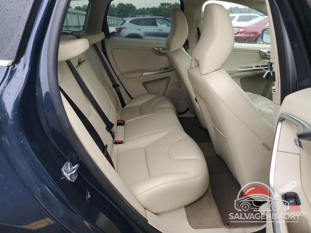 YV4902RD8F2582951 2015 VOLVO XC60 photo no. 10