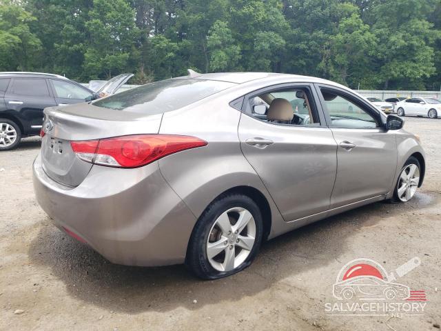 5NPDH4AE5DH218133 2013 HYUNDAI ELANTRA photo no. 3