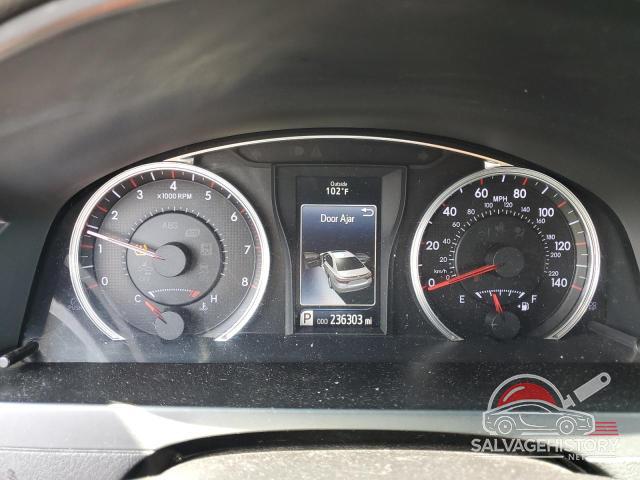 4T1BF1FK9HU364584 2017 TOYOTA CAMRY photo no. 9