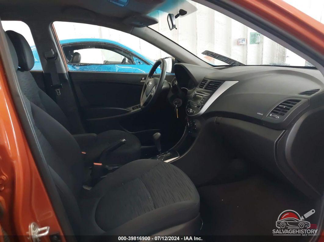 KMHCT5AE6HU306390 2017 HYUNDAI ACCENT photo no. 5