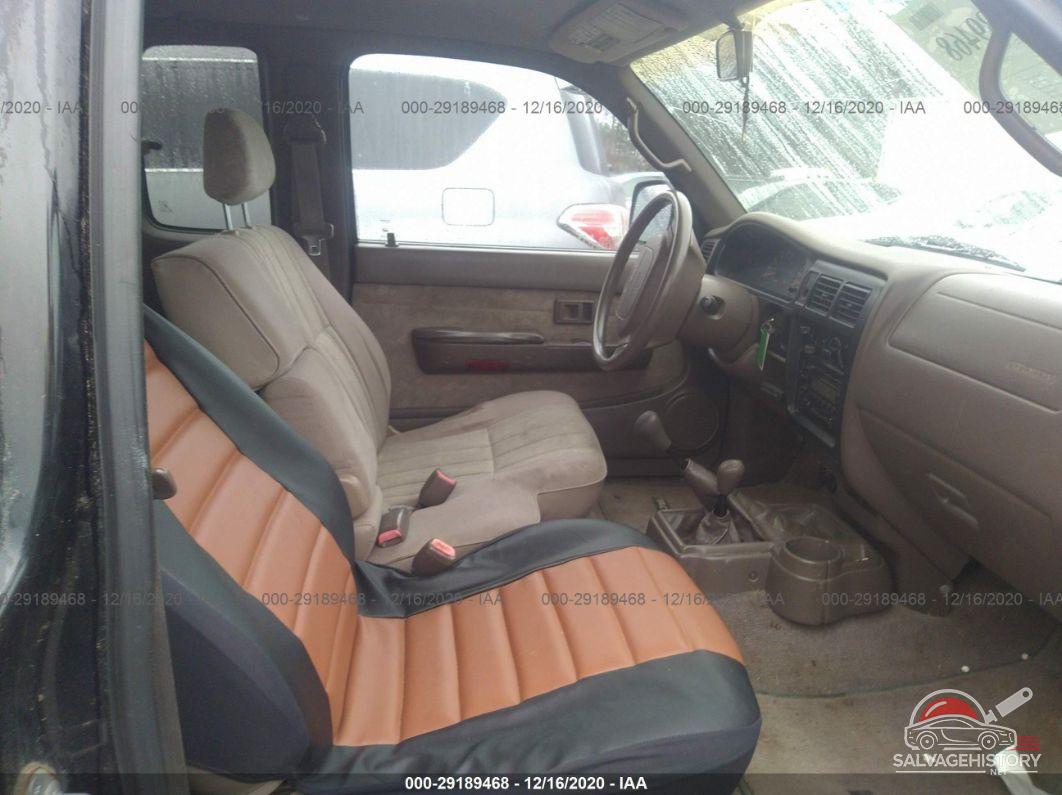 4TAWN72N1YZ646082 2000 TOYOTA TACOMA photo no. 5