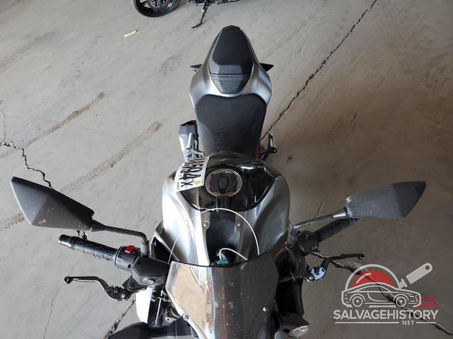 JKAZR2A14KA003037 2019 KAWASAKI Z/ZR 1000 photo no. 5