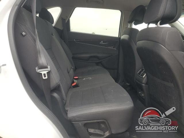 5XYPG4A5XGG005867 2016 KIA SORENTO photo no. 11