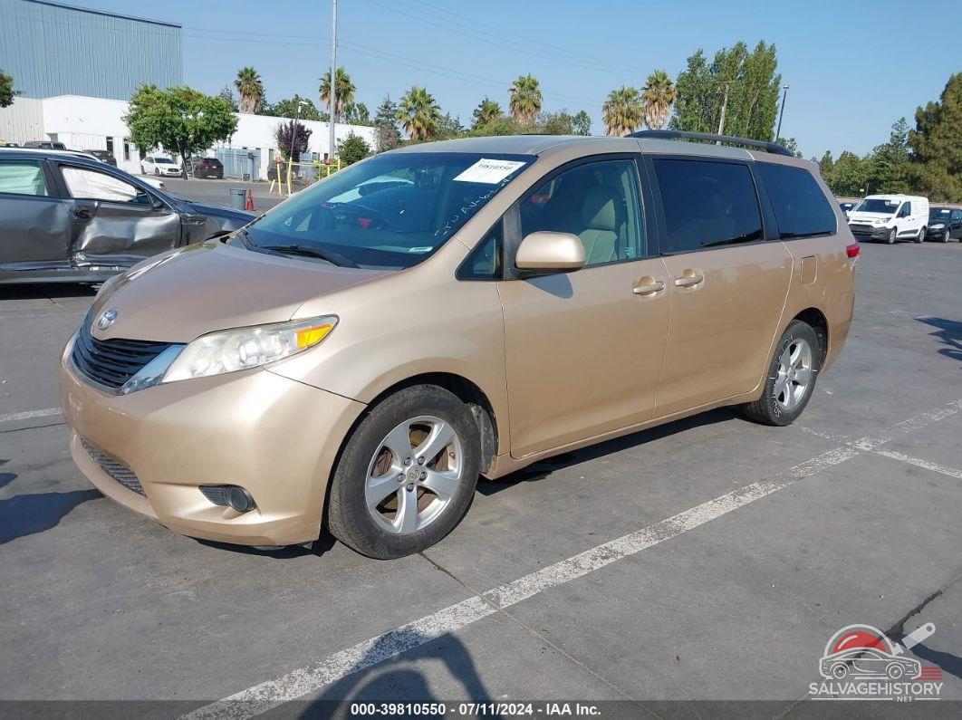 5TDKK3DC1ES445506 2014 TOYOTA SIENNA photo no. 2