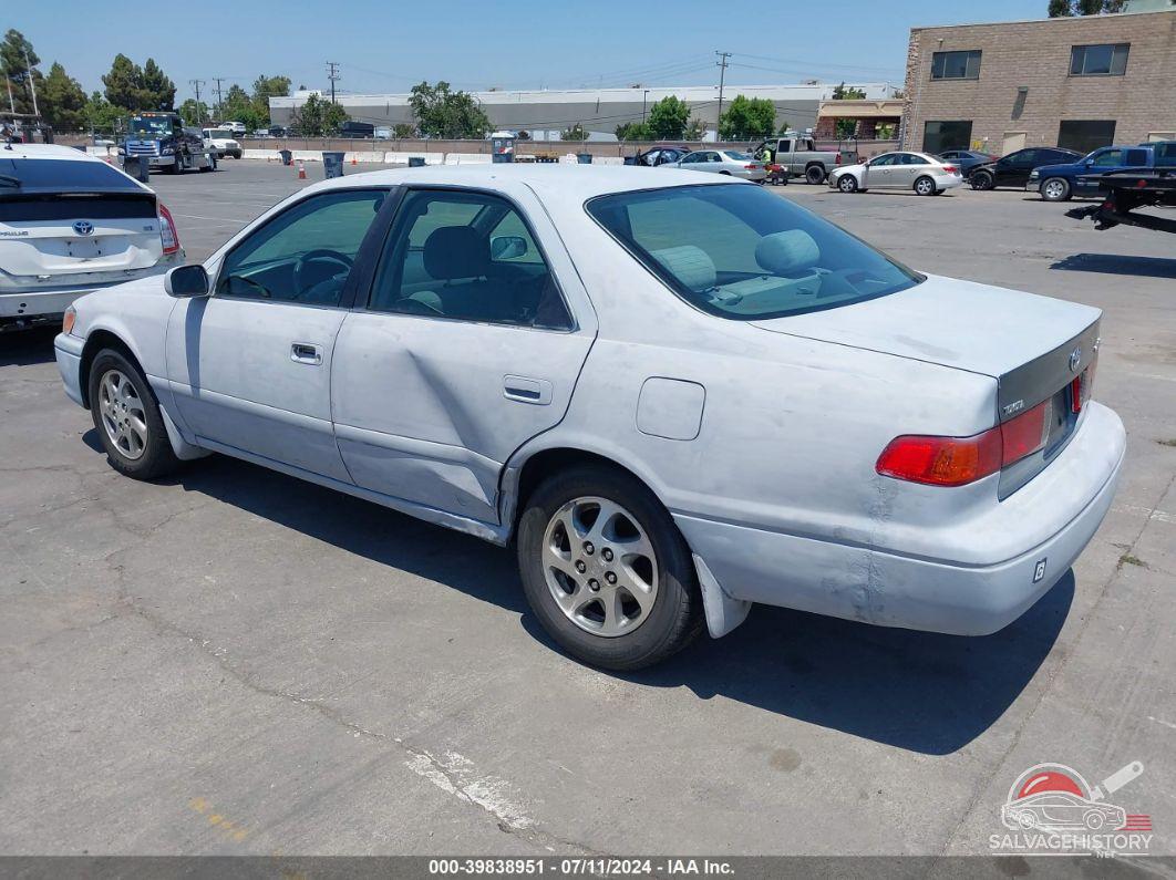 4T1BF22K11U961598 2001 TOYOTA CAMRY photo no. 3