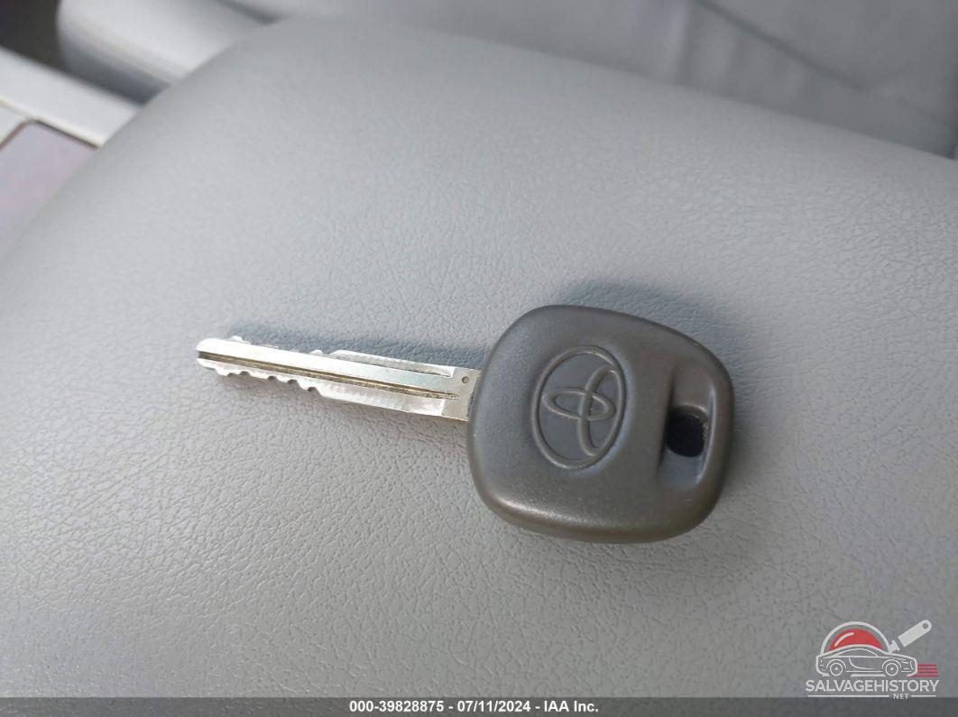 4T1BF3EK2AU059849 2010 TOYOTA CAMRY photo no. 11