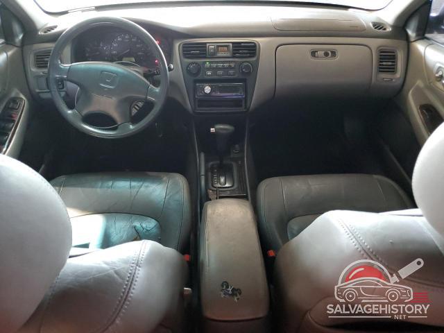 1HGCG6687YA075701 2000 HONDA ACCORD photo no. 8