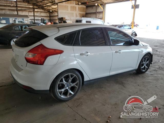 1FADP3K2XEL219279 2014 FORD FOCUS photo no. 3