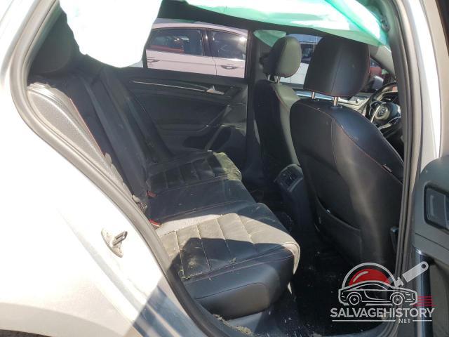 3VW447AU8HM001659 2017 VOLKSWAGEN GTI photo no. 10