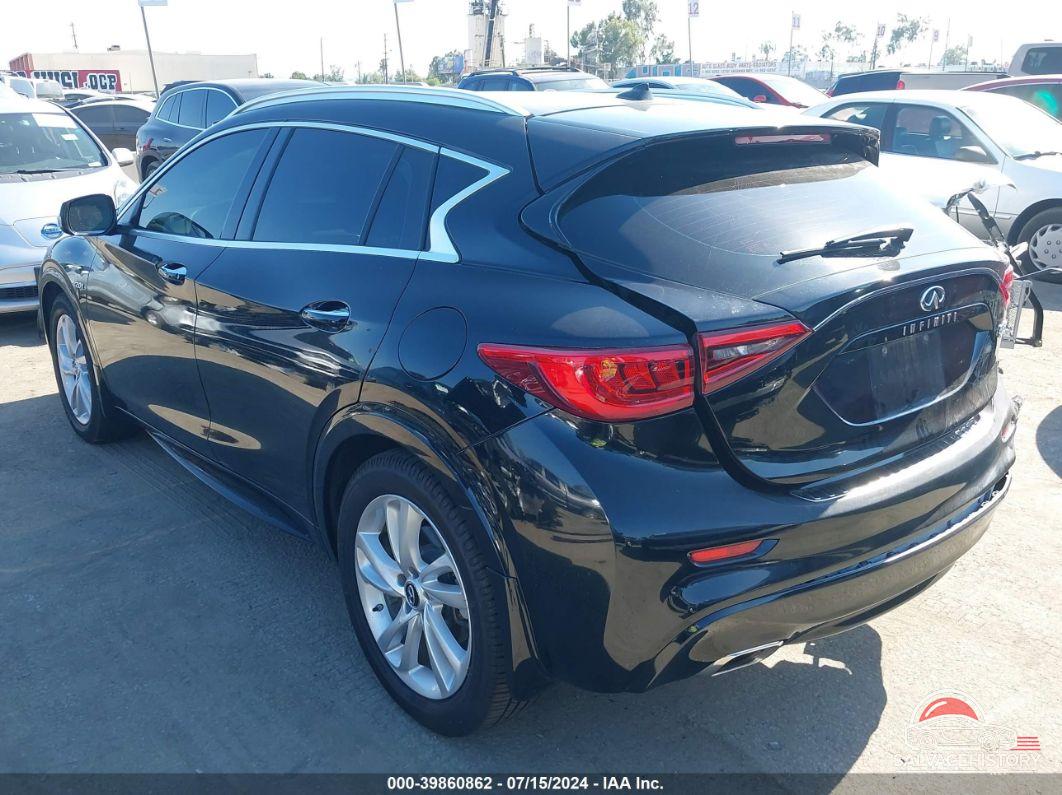 SJKCH5CP7JA047045 2018 INFINITI QX30 photo no. 3