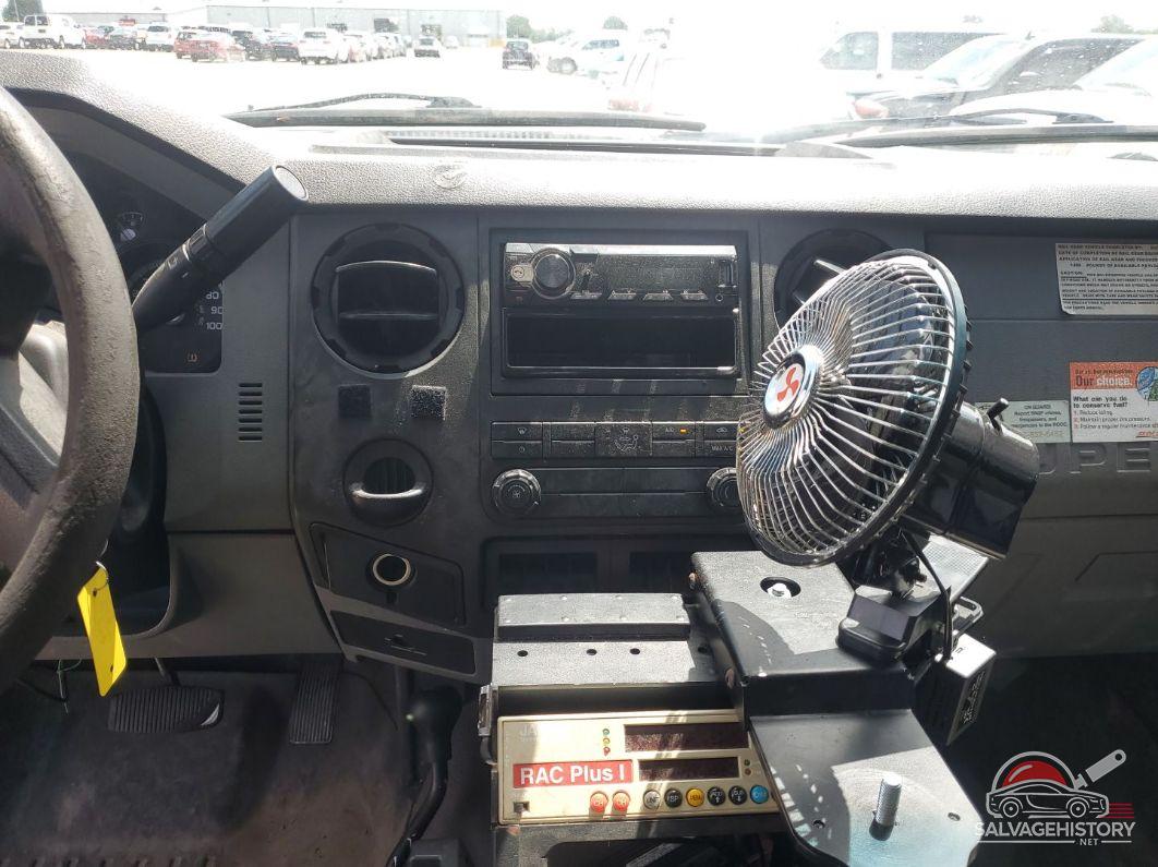 1FT7X2B60EEB70666 2014 FORD F-250 photo no. 2