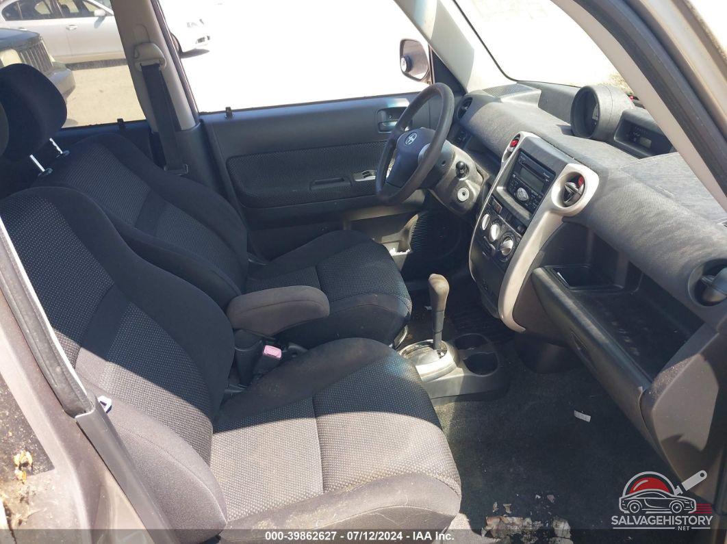 JTLKT324350171354 2005 SCION XB photo no. 5